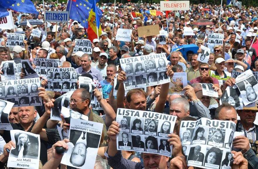 Protest la Chişinău după invalidarea alegerilor de către instanţele de judecată