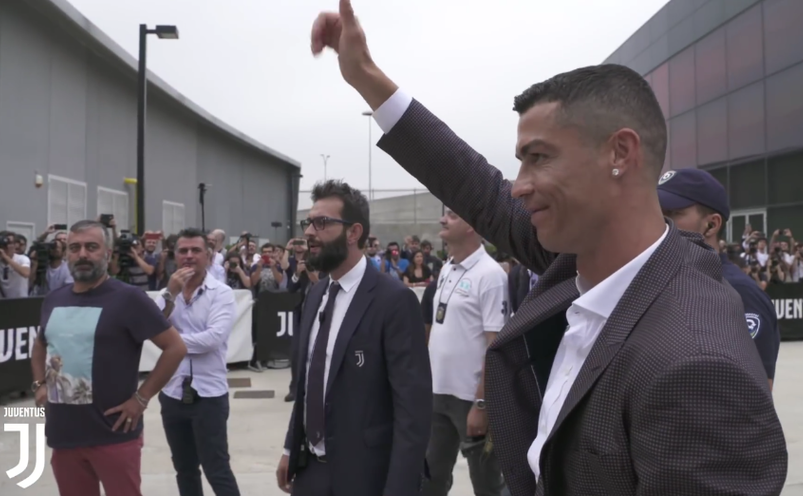 Cristiano Ronaldo la prima apariţie în faţa fanilor de la noua sa echipă, Juventus Torino.