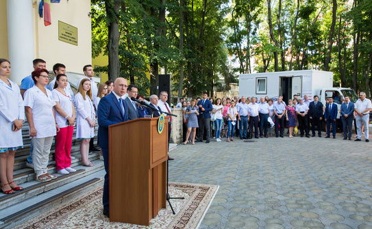 Pavel Filip promite că medicii vor face examene gratuite în localităţile din R. Moldova (Gov.md)