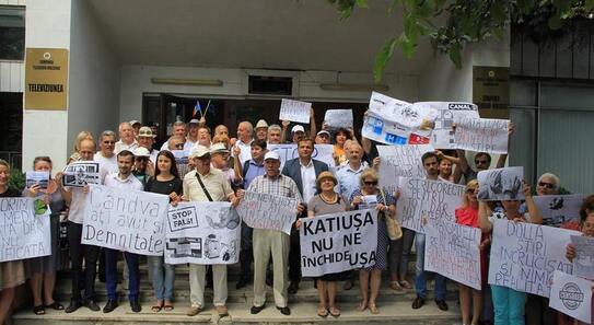 Flash-mob la televiziunea publică naţională Moldova 1 (facebook.com / Andrei Năstase)