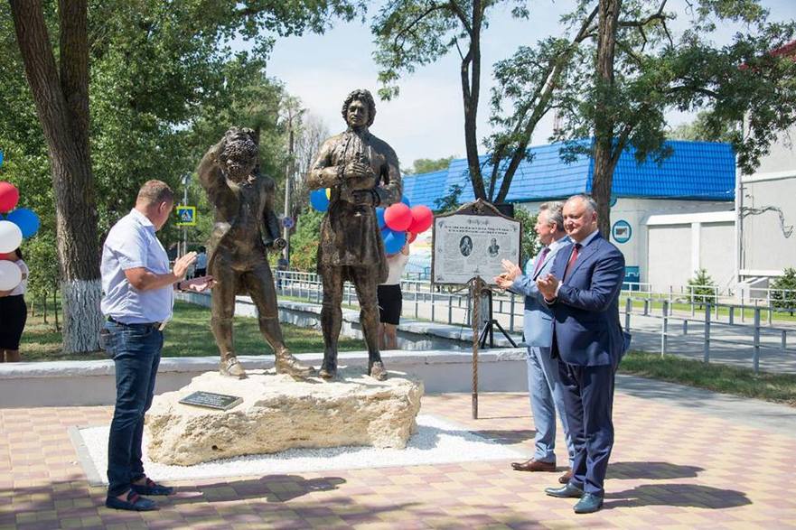 Igor Dodon la inaugurarea monumentului de la Volgodonsk, Rusia (facebook.com/dodon igor)