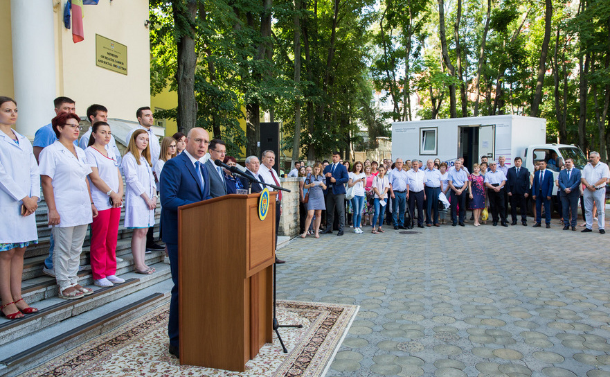 Pavel Filip promite că medicii vor face examene gratuite în localităţile din R. Moldova (Gov.md)