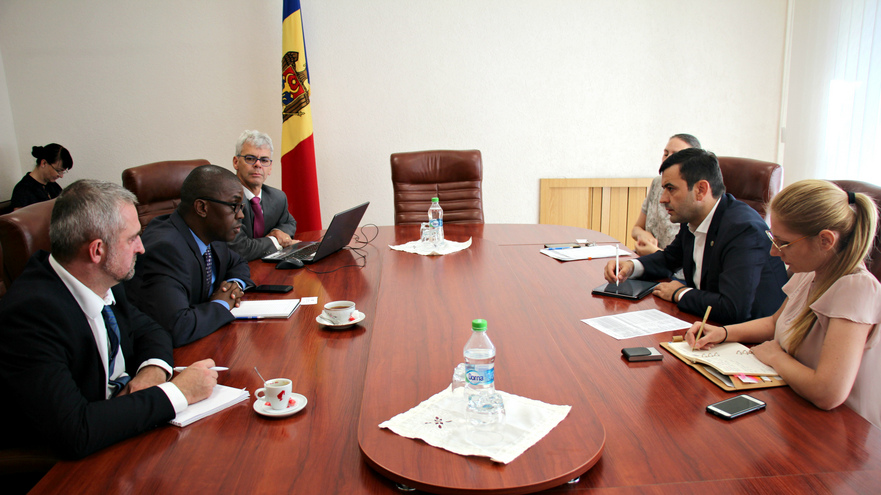 Întrevedere, ministrul economiei RM şi Misiunea FMI în Moldova