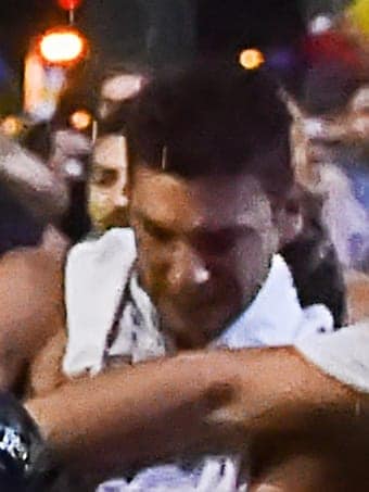 Unul din suspecţii care i-ar fi lovit pe cei doi jandarmi la mitingul de vineri din Piaţa Victoriei (Poliţia Capitalei)