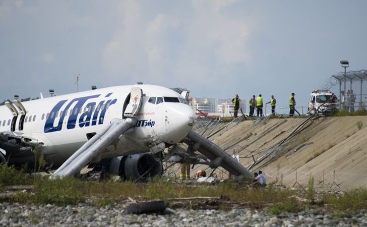 Avionul companiei Utair care a luat foc în timpul aterizării în Soci, Rusia, 1 septembrie 2018
