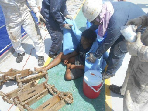 Aldi Novel Aldilang, în vârstă de 19 ani, a fost salvat de către cargobotul  MV Arpeggio, pe 31 august, în apele din Guam (Courtesy of KJRI Osaka)