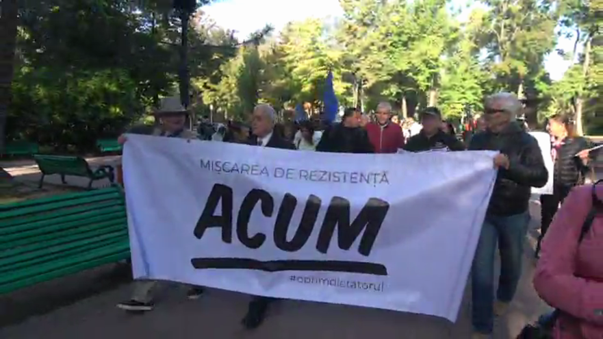 Mişcarea de Rezistenţă ACUM, protest în faţa Parlamentului (Captură Foto / privesc.eu)