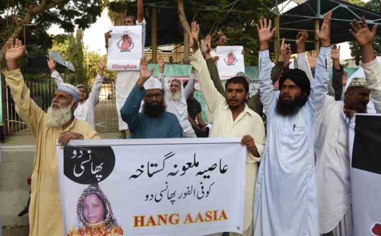 Manifestanţi pakistanezi cer uciderea lui Asia Bibi pentru Blasfemie, Karachi, Pakistan, 13 octombrie 2016
