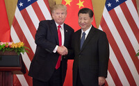 Preşedintele american Donald Trump (st) şi omologul său chinez Xi Jinping (arhivă) (Nicolas Asfouri/AFP/Getty Images)