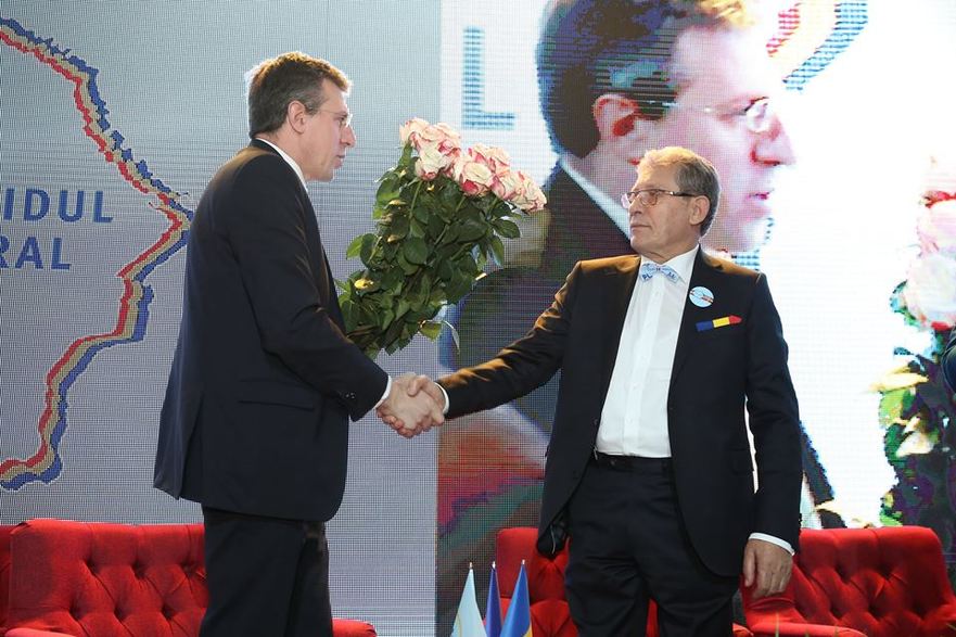 Dorin Chirtoacă şi Mihai Ghimpu la cel de-al cincilea Congres al PL (facebook.com/PL)