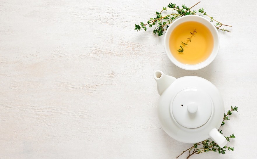 Ceaiul kombucha mai este cunoscut sub numele de băutura zeilor, ceaiul divin, medicamentul pentru obţinerea nemuririi etc.