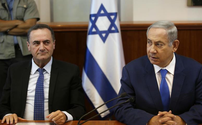 Ministrul de Externe interimar al Israelului, Israel Katz (st) şi premierul israelian Benjamin Netanyahu