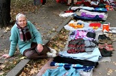 Pensionară din R. Moldova care îşi vinde lucrurile personale pentru a supravieţui (facebook.com/Ilian Caşu)