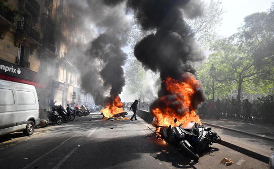 Protest violent al manifestanţilor “vestelor galbene” în Paris, 20 aprilie 2019 (Jeff Mitchell/Getty Images)