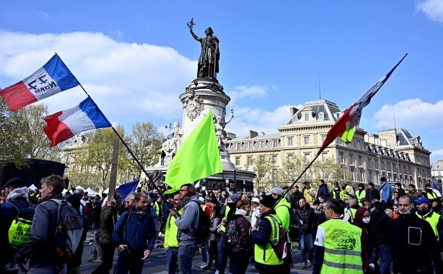 Protest al manifestanţilor “vestele galbene” în Paris, Franţa, 13 aprilie 2019 (Mustafa Yalcin/Anadolu Agency/Getty Images)