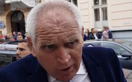 Lucian Donţu (Camelia Tabacu)