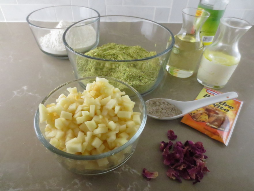 Pregătirea ingredietelor pentru blat (Maria Matyiku - Epoch Times)