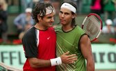Tenismanul spaniol Rafael Nadal alături de elveţianul Roger   Federer. (Roland-Garros/facebook)