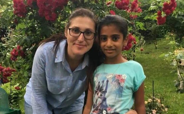 Sorina, fetiţa adoptată de o familie româno-americană (Adevarul.ro)