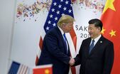 Donald Trump (st) şi Xi Jinping, la summitul G20 din Osaka, Japonia, în 2019 (Brendan Smialowski/AFP/Getty Images)