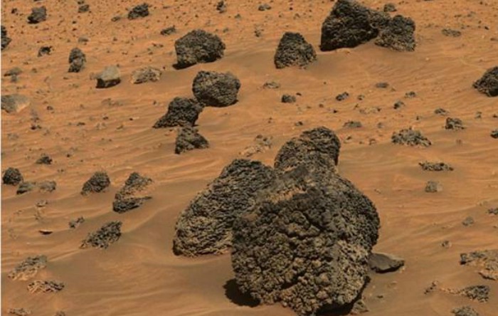 Zgură vulcanică de pe Marte, similară cu cea din zonele vulcanice ale Pământului