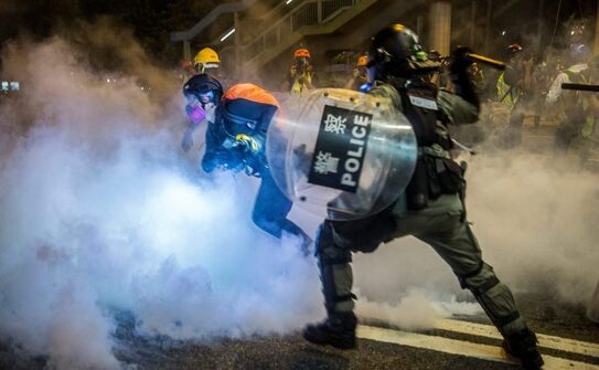 Ciocniri violente cu poliţia în Hong Kong, august 2019 (Isaac Lawrence/AFP/Getty Images)