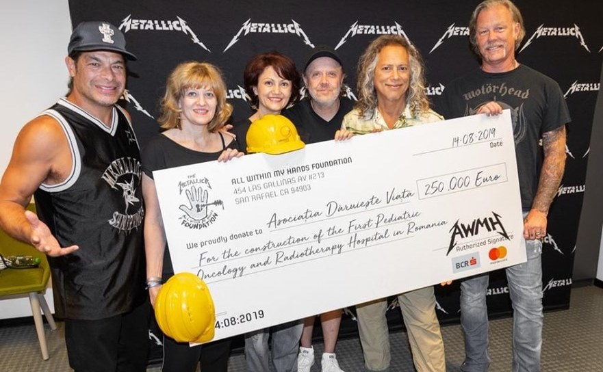 Metallica doneaza pentru spitalul construit de Daruieste Viata