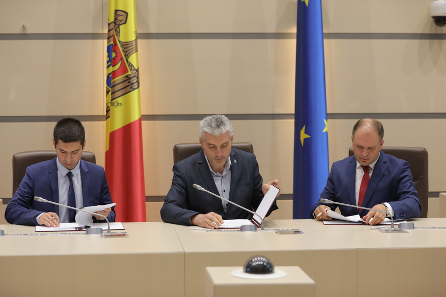 Mihai Popşoi, Alexandr Slusari şi Ion Ceban semnează înţelegerea politică, 16.09.2019