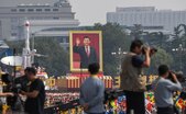Tablouri cu "tovarăşul Xi Jinping" în mijlocul paradei comuniste, 30 septembrie 2019, Beijing (AFP via Getty Images)