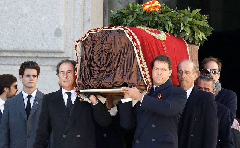 Rămăşiţele lui Francisco Franco scoase din mausoleul Văii celor Căzuţi de guvernul socialist spaniol