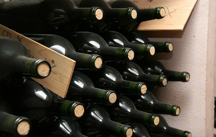 Sticle cu vin. Imagine ilustrativă