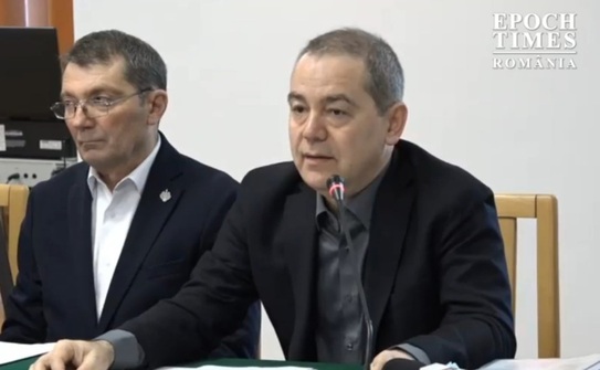 Senatorul USR Vlad Alexandrescu (d) (Epoch Times Romania)