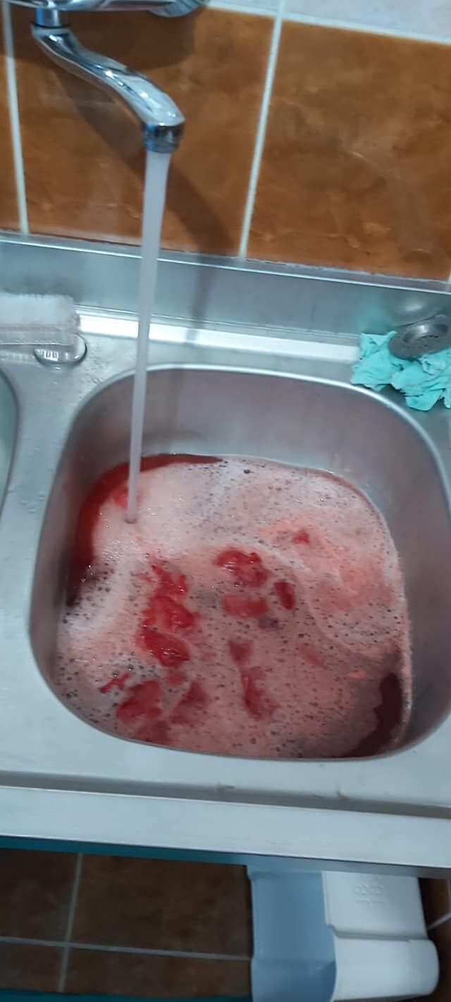 Sange contaminat trimis in reteaua de canalizare a Bucurestiului (Facebook - Emanuel Ungureanu)