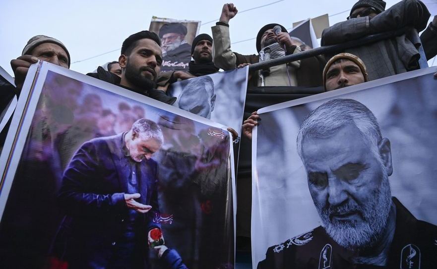 Iranierni ţinând doliu după asasinarea gen. Quaseem Soleimani