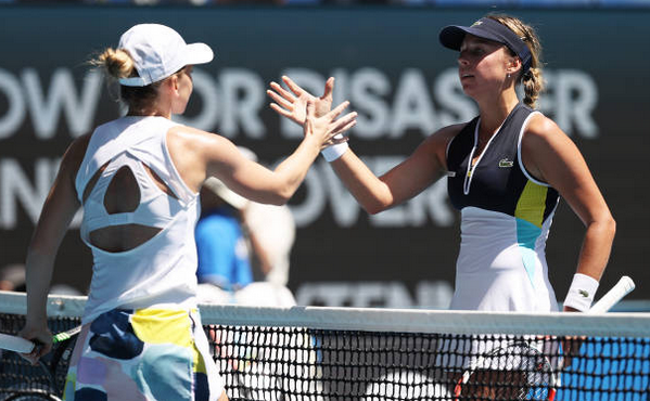 Estona Anett Kontaveit şi Simona Halep la Australian Open.