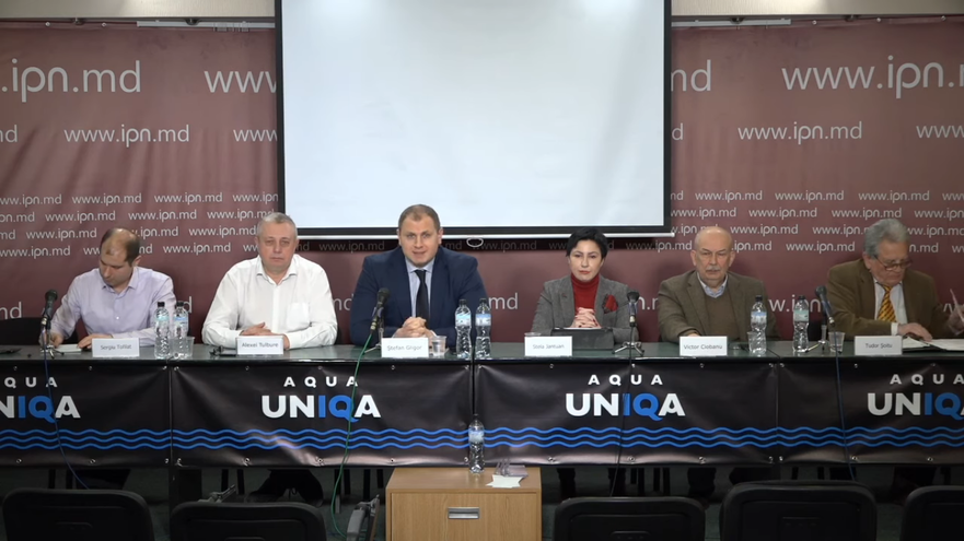 Experţi moldoveni, membri ai societăţii civile