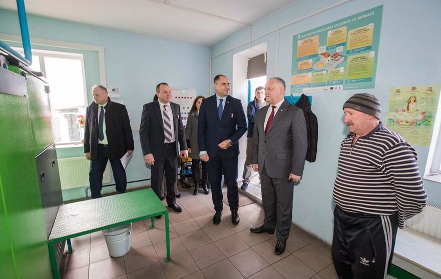 Igor Dodon, „vizită de lucru” în raionul Hânceşti, înaintea alegerilor parlamentare noi