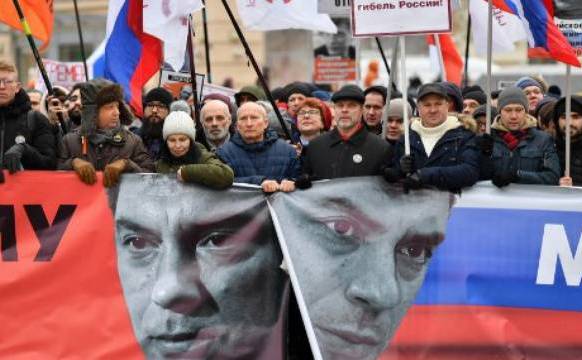 Miting de comemorare a asasinării lui Boris Nemţov