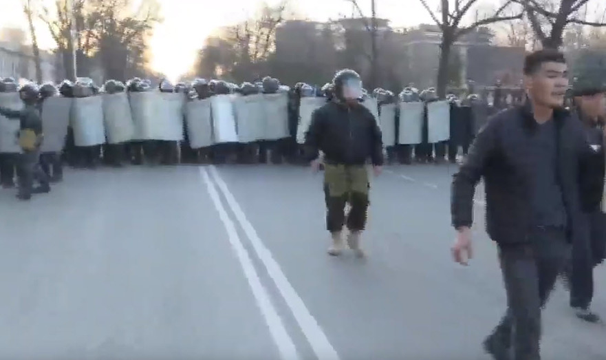 Proteste în Bişkek (Captură video youtube)