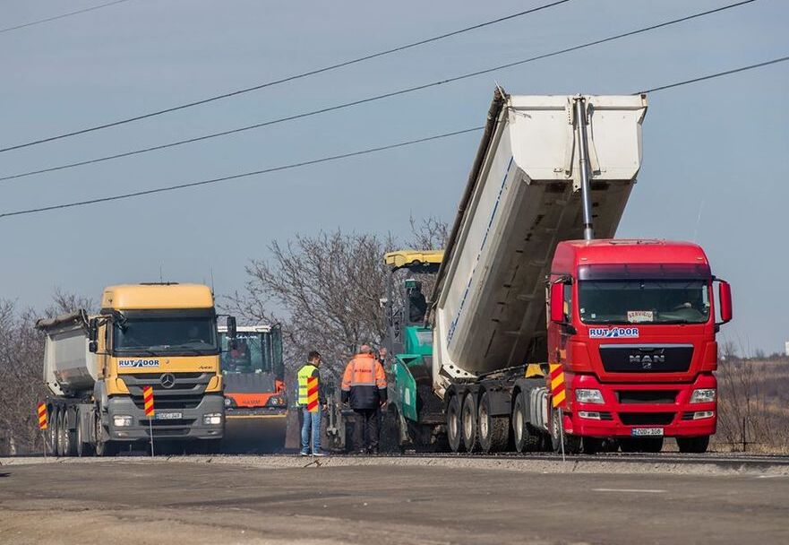 Drum din R. Moldova în reparaţie