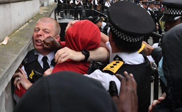 Protestele Black Lives Matter îm Londra devin violente