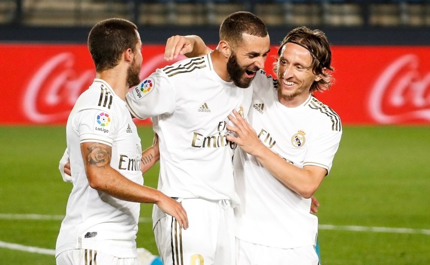  Real Madrid, lider în Primera Division după ce a învins în deplasare formaţia Real Sociedad.
