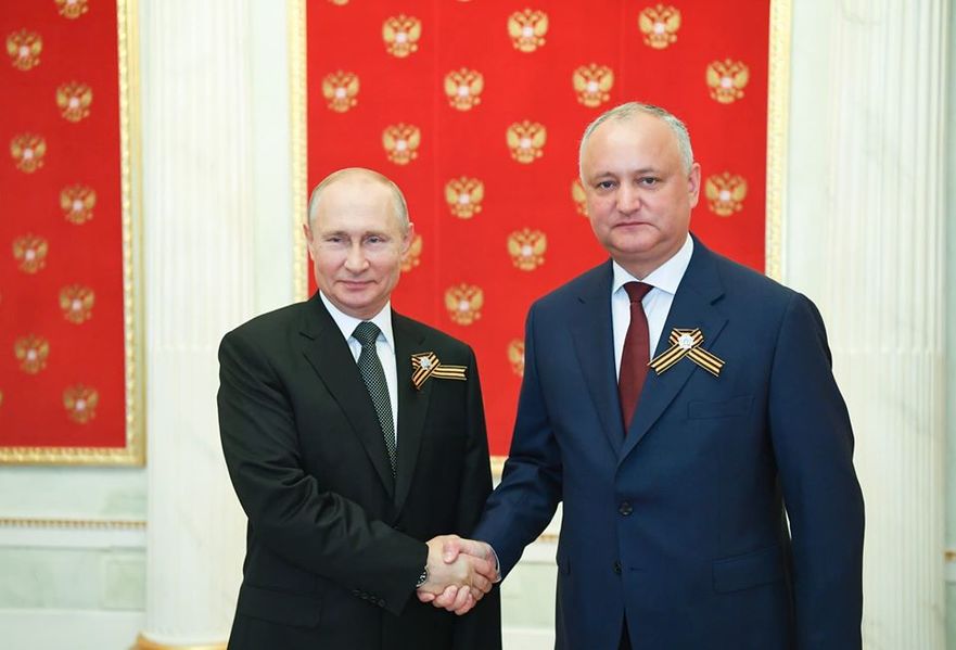 Vladimir Putin şi Igor Dodon, scurtă întâlnire la Moscova