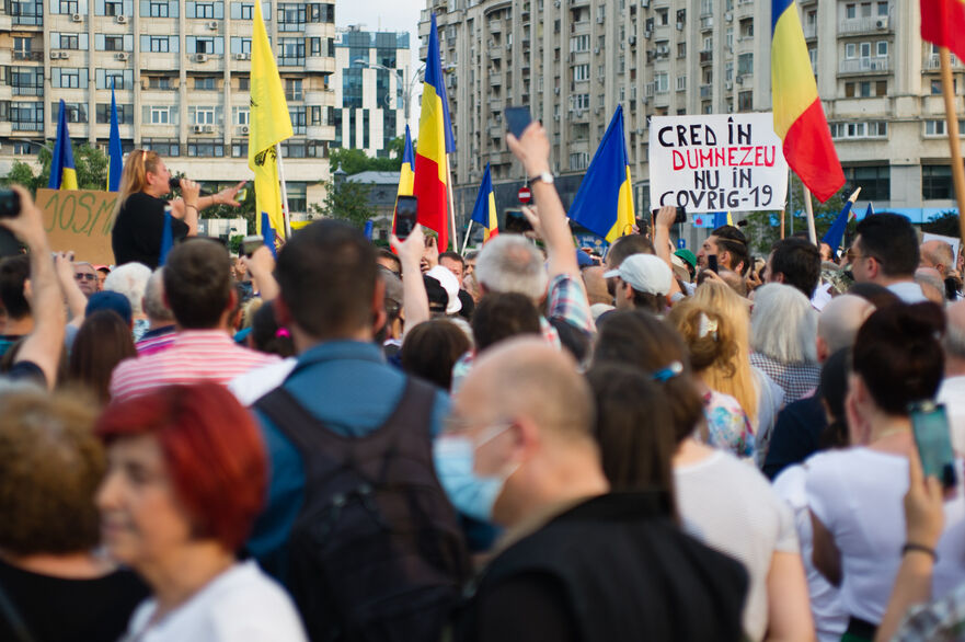 Protest in Piata Victoriei in timpul starii de alerta (Epoch Times România)