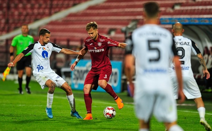 CFR Cluj - Gaz Metan Mediaş 2-0 (1-0), în etapa a 7-a a fazei play-off a Ligii I  de  fotbal.