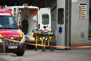 Ambulanţe în Bucureşti (Epoch Times România)