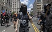 Protestatari ai grupării radicale de stânga, Antifa, în SUA (Getty Images)