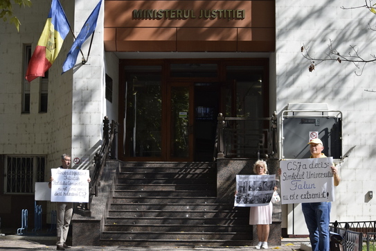 Practicanţi Falun Gong din RM la Ministerul Justiţiei (Epoch Times România)
