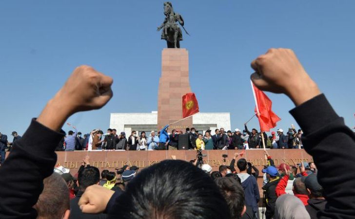 Proteste împotriva clasei politice în Bişkek, manifestanţii cer noi alegeri