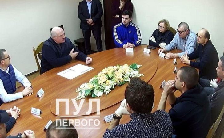 Dictatorul Alexander Lukaşenko organizează o şedinţă în închisoare, cu opozanţii săi, chipurile pentru a discuta reformă constituţională